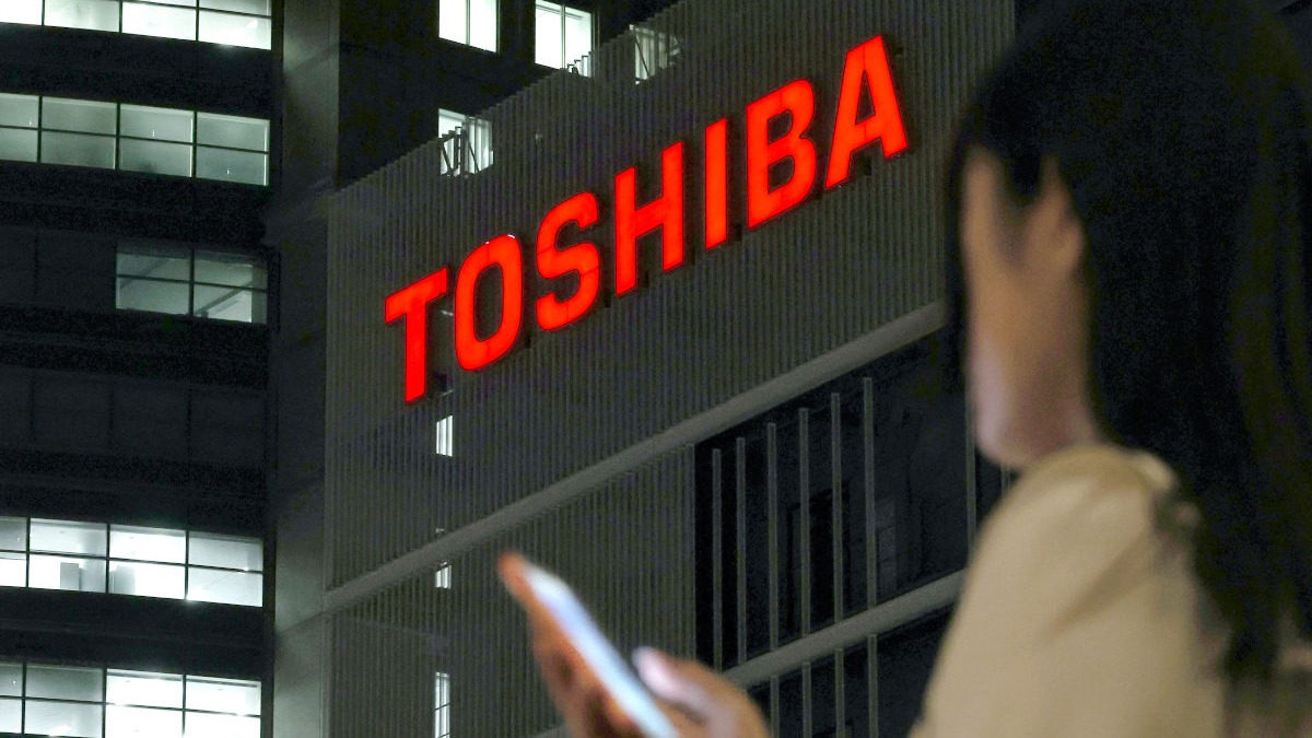 Toshiba set to delist in bid for revival under Japanese