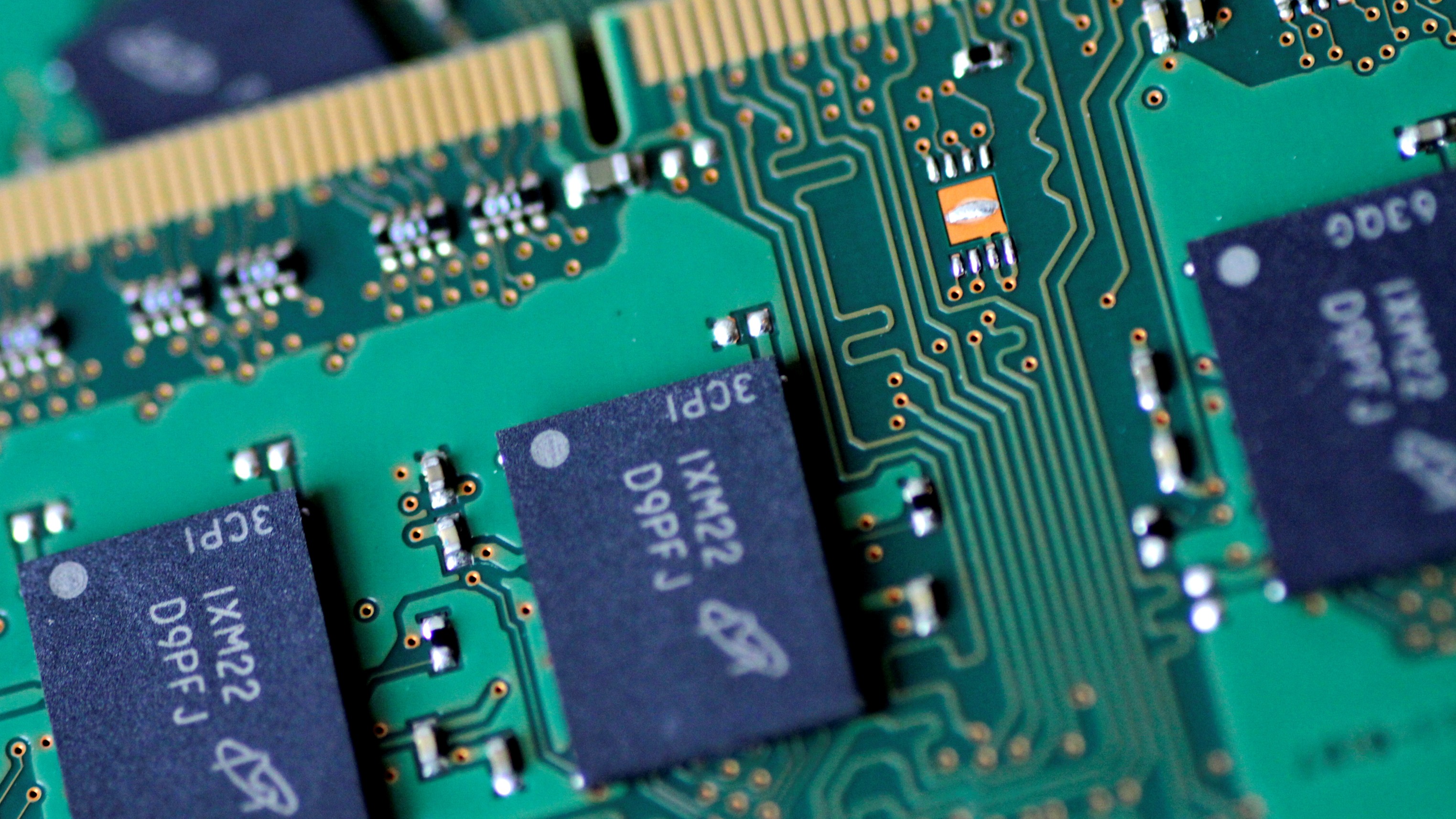 新品★1390個★NEC(RENESAS)★シリコントランジスタ★2SC4093 新品★1390個★NEC(RENESAS)★シリコントランジスタ★2SC4093