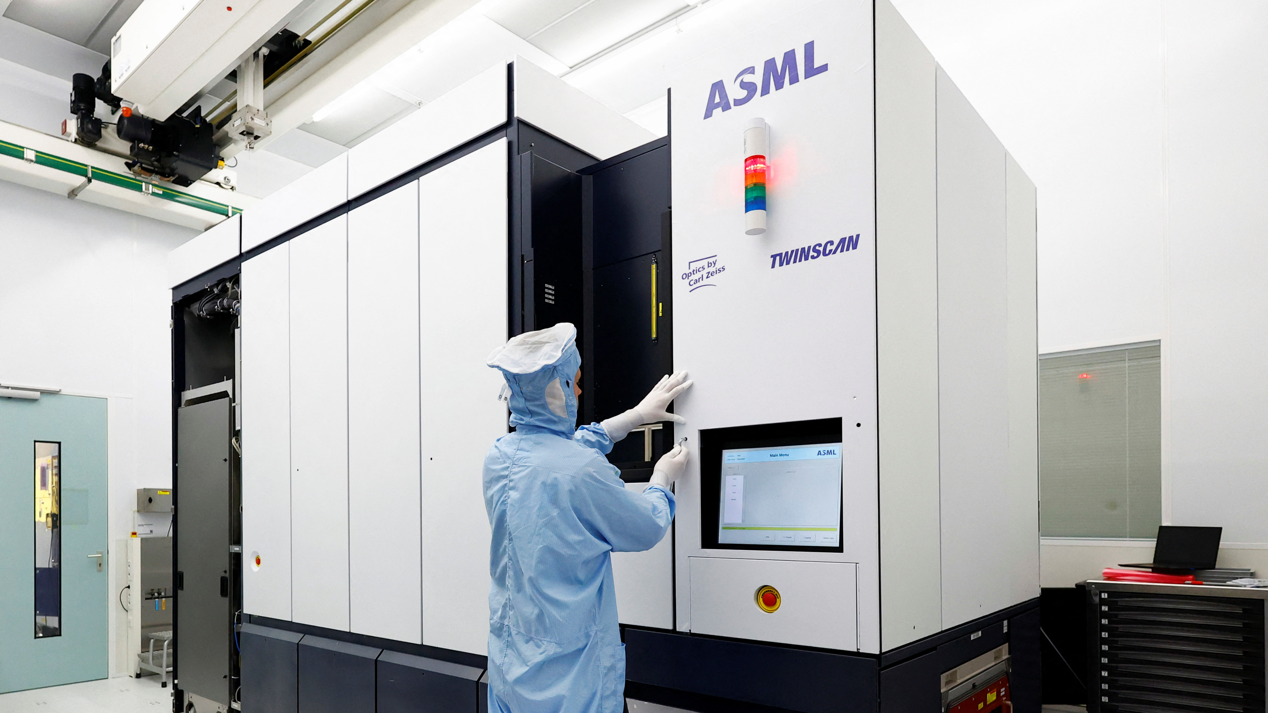U.S. urges Japan and Netherlands to tighten China chip tech