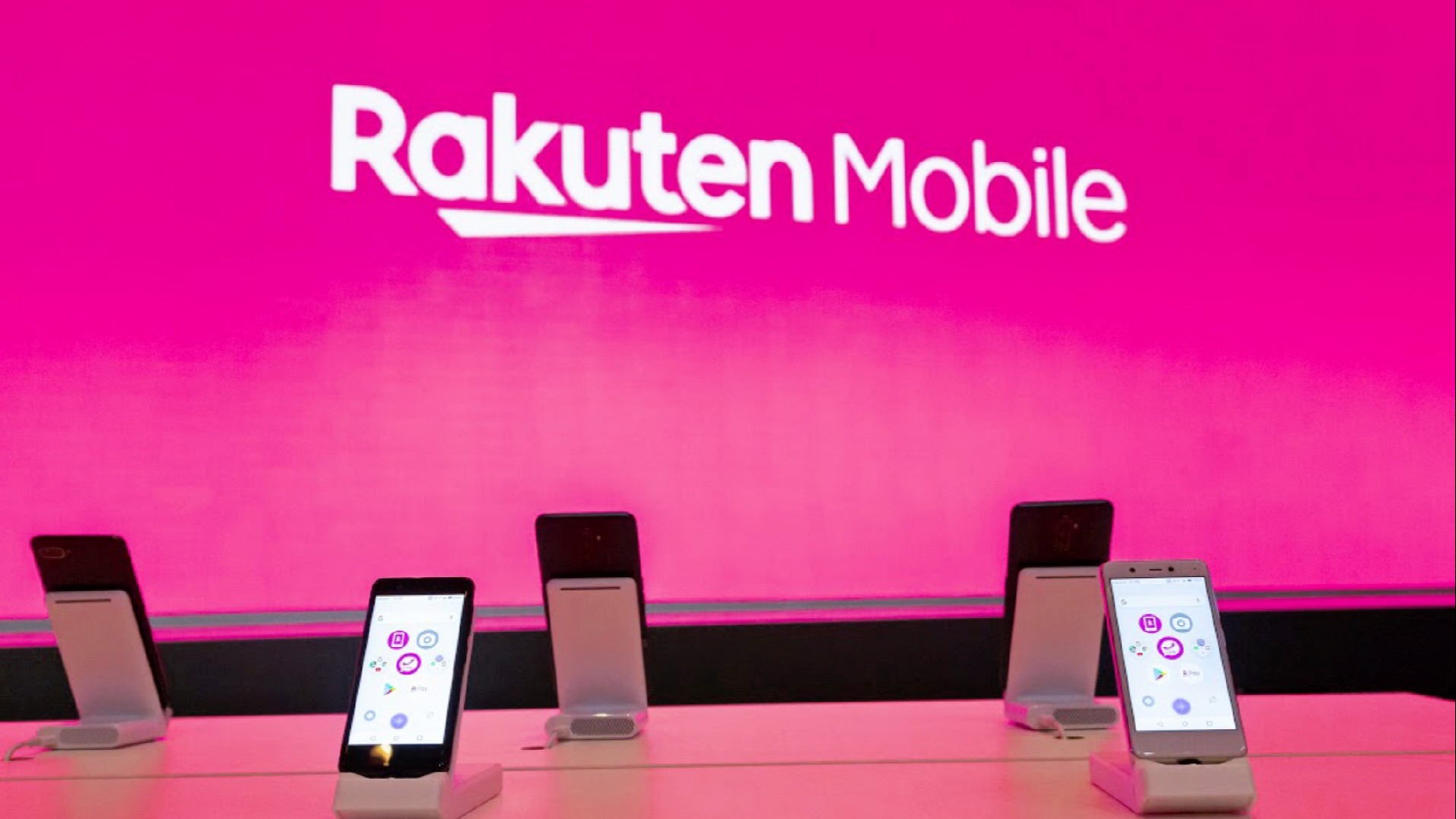 Rakuten Mobile rakute　BIGs Rakuten Mobile Releases New 5G-Compatible Smartphone