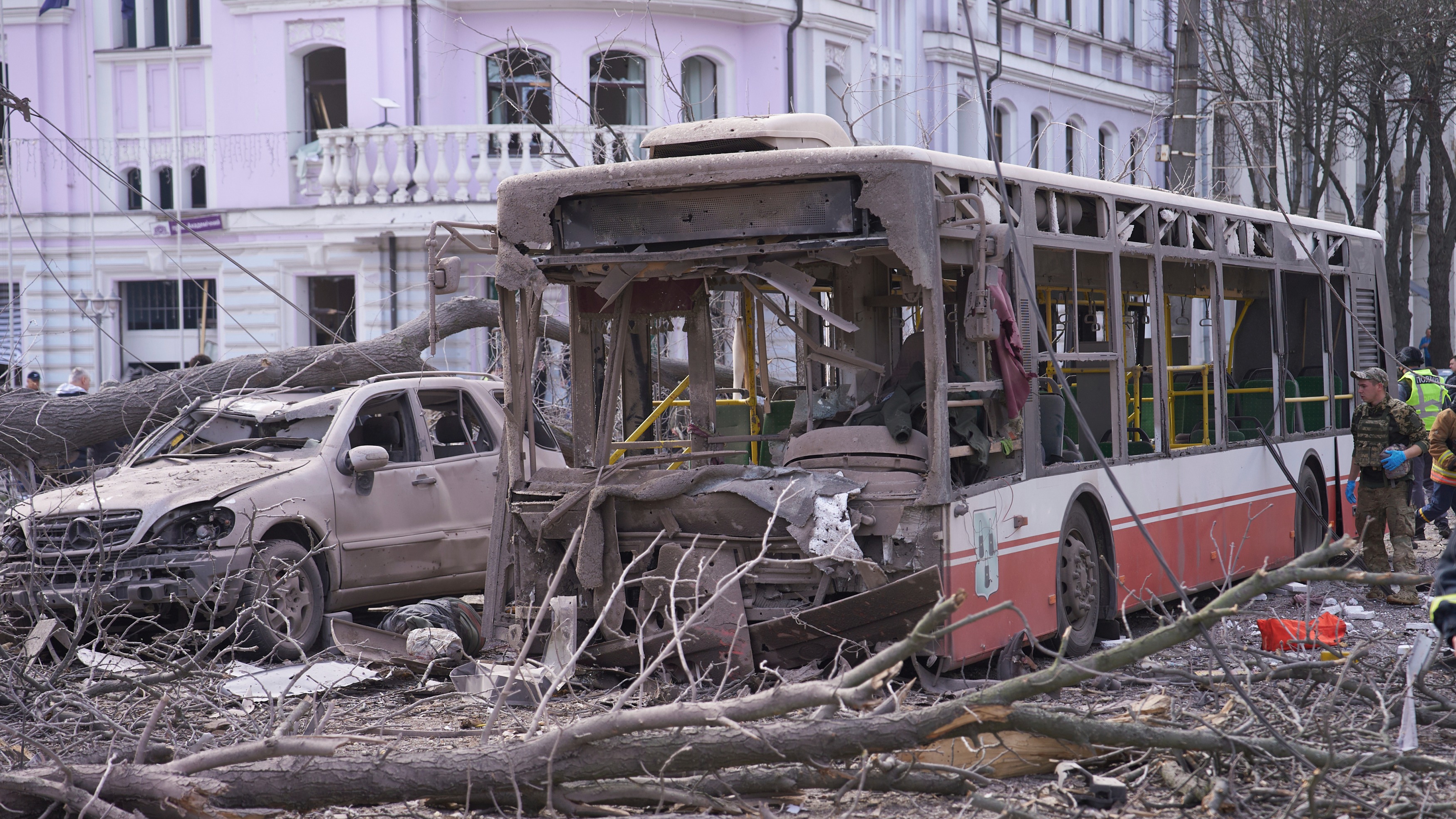 More than 30 killed, 84 injured in Russian attack on Ukrainian city of Sumy 